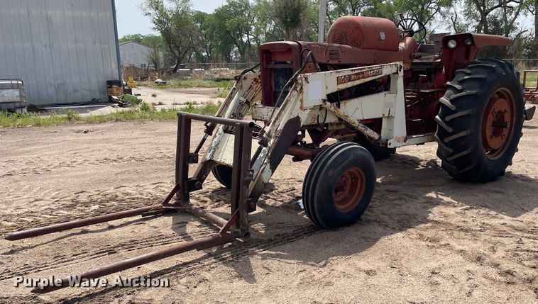 image for item MS9771 1966 International Farmall 706  tractor