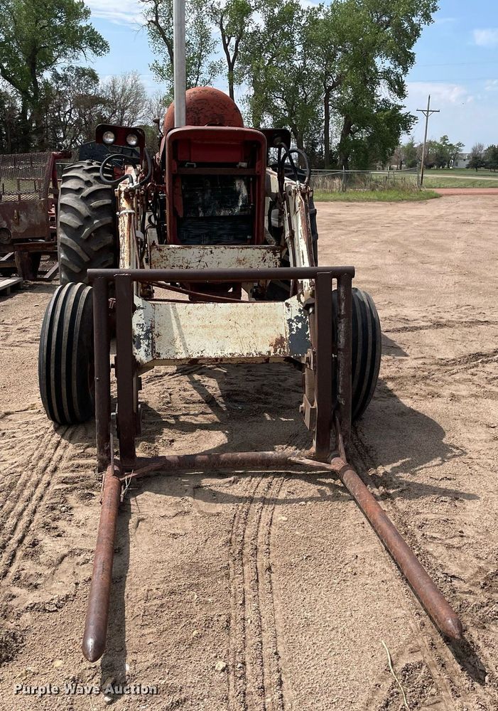 image for item MS9771 1966 International Farmall 706  tractor