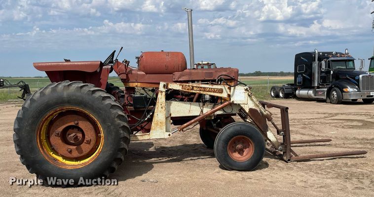 image for item MS9771 1966 International Farmall 706  tractor