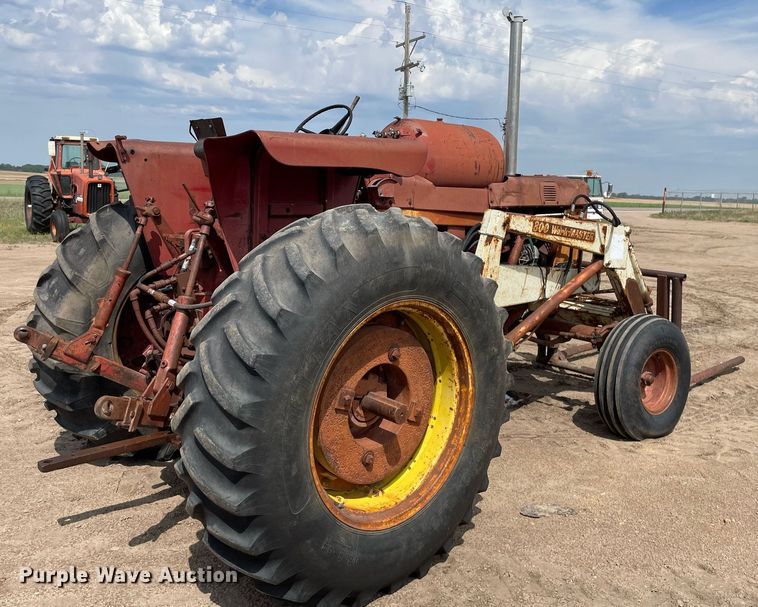image for item MS9771 1966 International Farmall 706  tractor