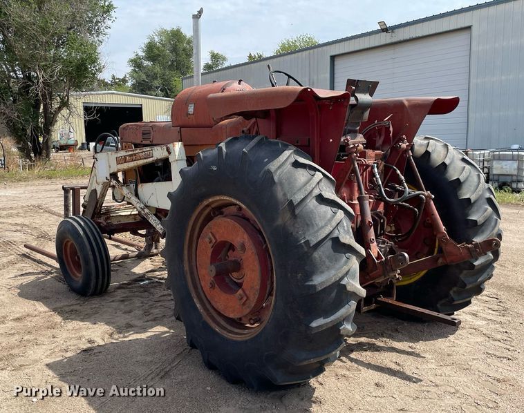 image for item MS9771 1966 International Farmall 706  tractor