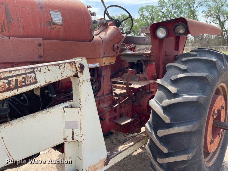 image for item MS9771 1966 International Farmall 706  tractor