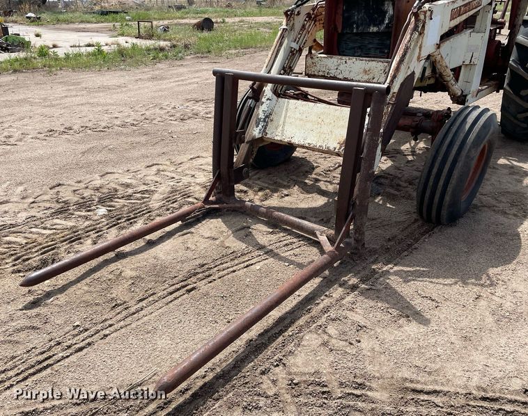 image for item MS9771 1966 International Farmall 706  tractor