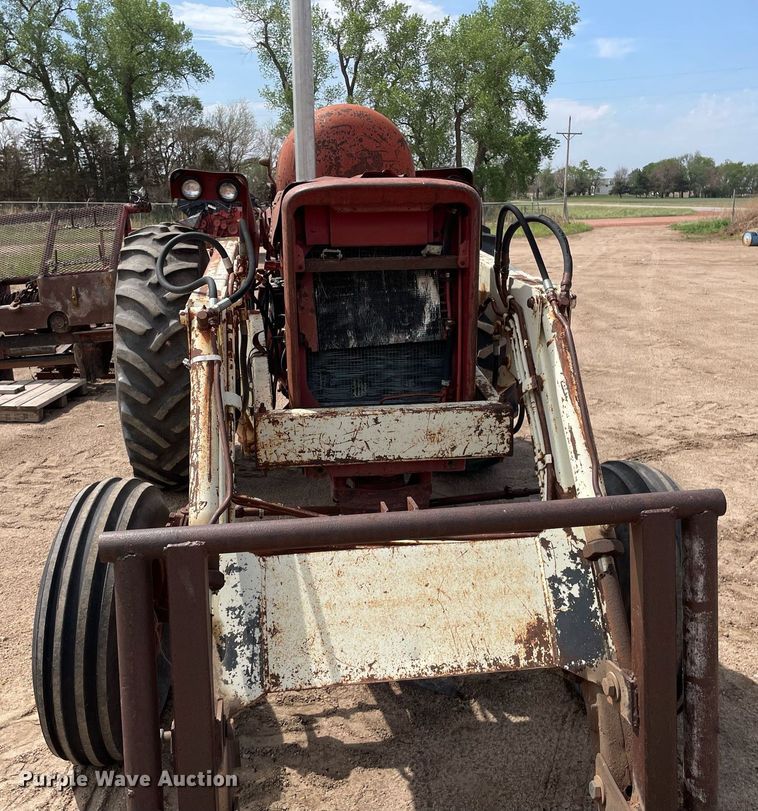 image for item MS9771 1966 International Farmall 706  tractor