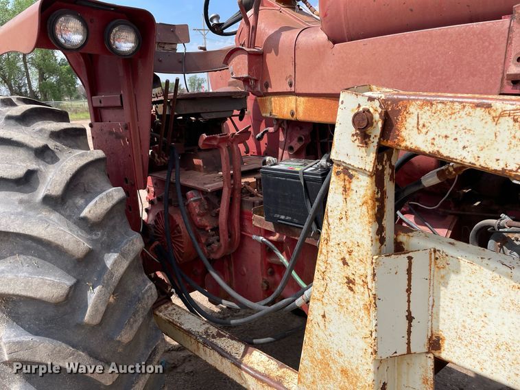 image for item MS9771 1966 International Farmall 706  tractor