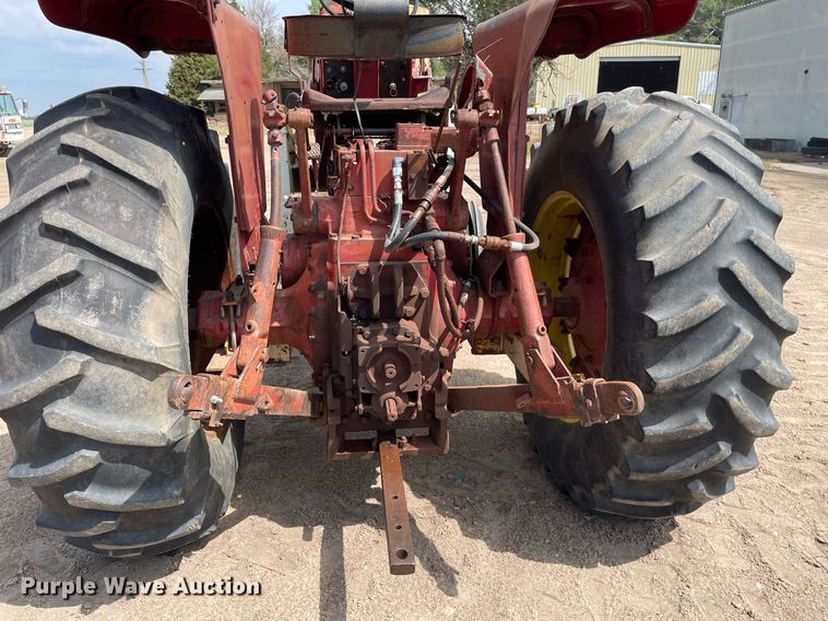 image for item MS9771 1966 International Farmall 706  tractor