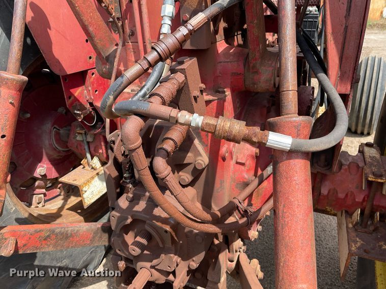 image for item MS9771 1966 International Farmall 706  tractor