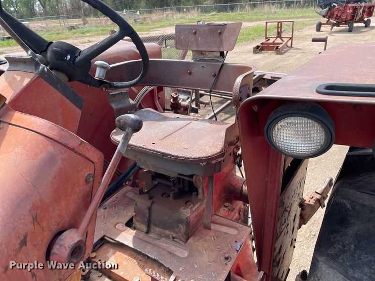 image for item MS9771 1966 International Farmall 706  tractor
