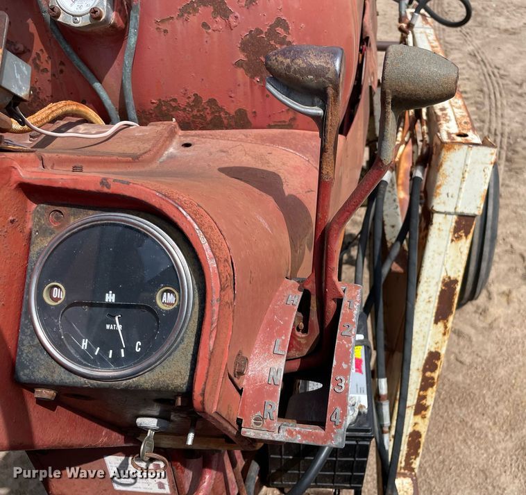 image for item MS9771 1966 International Farmall 706  tractor