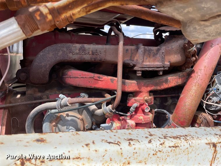 image for item MS9771 1966 International Farmall 706  tractor