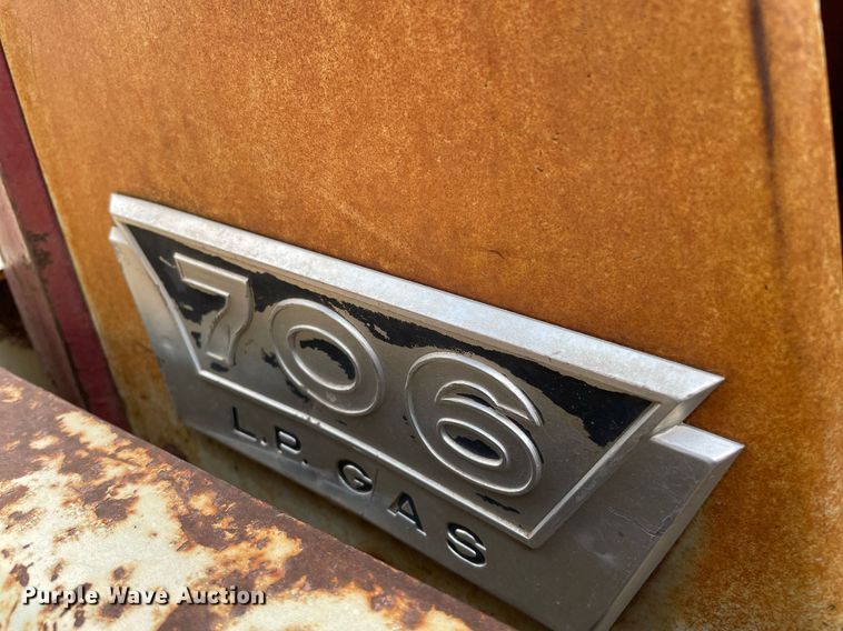 image for item MS9771 1966 International Farmall 706  tractor