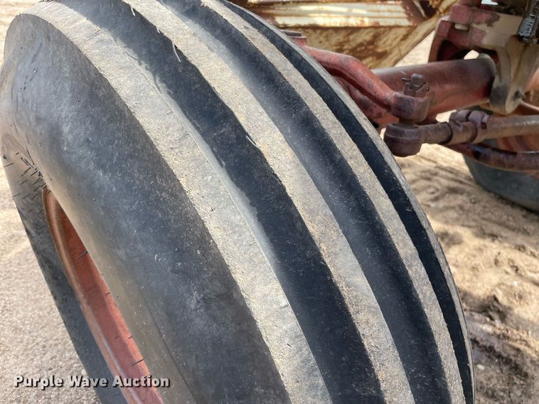 image for item MS9771 1966 International Farmall 706  tractor