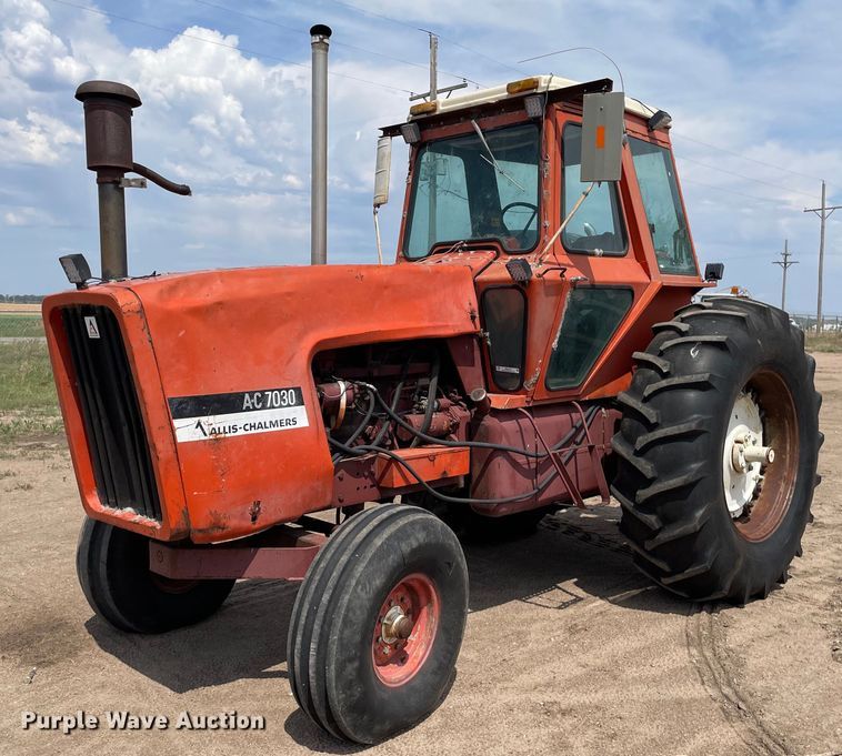 image for item MS9772 1974 Allis Chalmers 7030  tractor