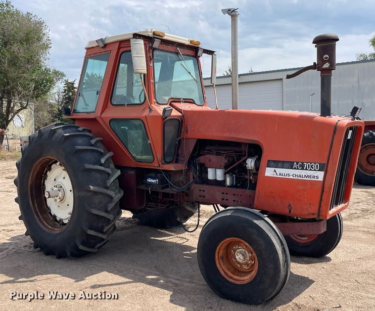 image for item MS9772 1974 Allis Chalmers 7030  tractor
