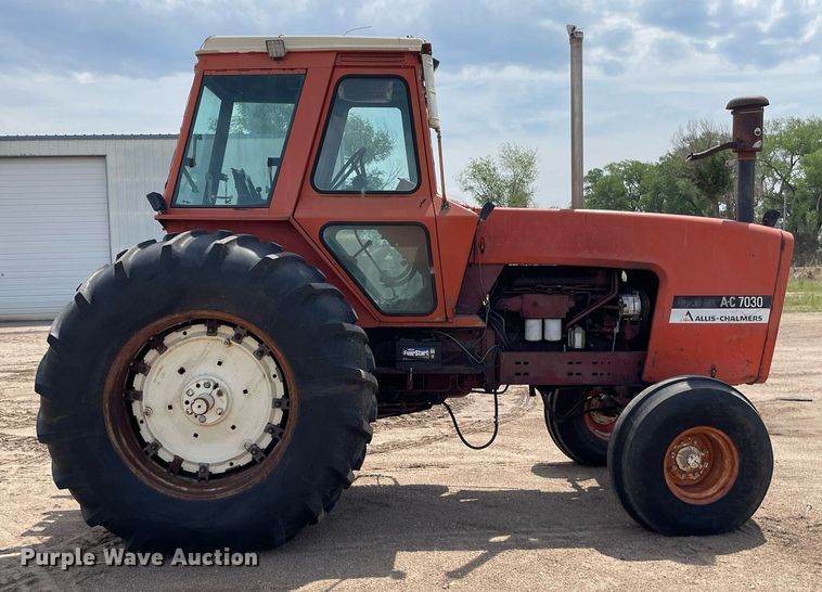image for item MS9772 1974 Allis Chalmers 7030  tractor