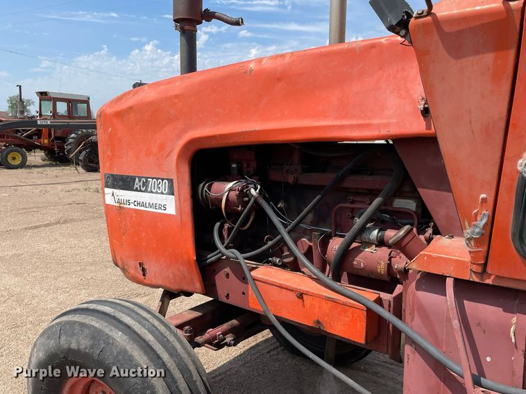 image for item MS9772 1974 Allis Chalmers 7030  tractor