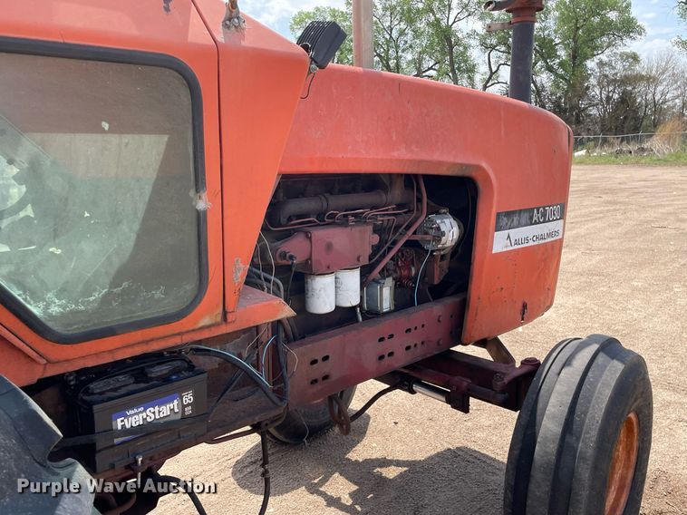 image for item MS9772 1974 Allis Chalmers 7030  tractor