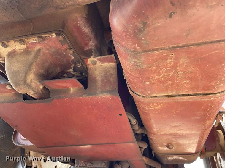 image for item MS9772 1974 Allis Chalmers 7030  tractor