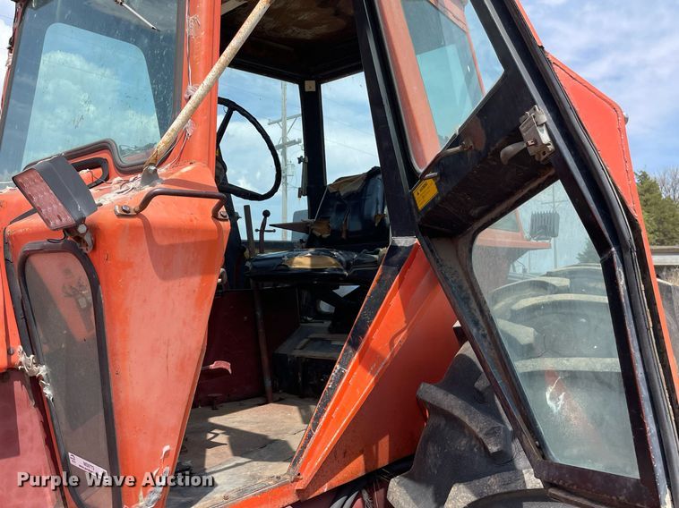image for item MS9772 1974 Allis Chalmers 7030  tractor