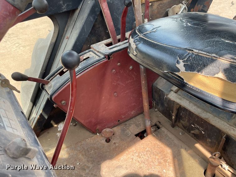 image for item MS9772 1974 Allis Chalmers 7030  tractor