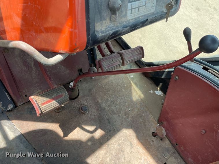 image for item MS9772 1974 Allis Chalmers 7030  tractor