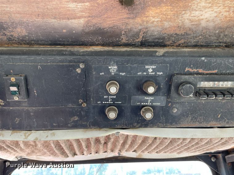 image for item MS9772 1974 Allis Chalmers 7030  tractor