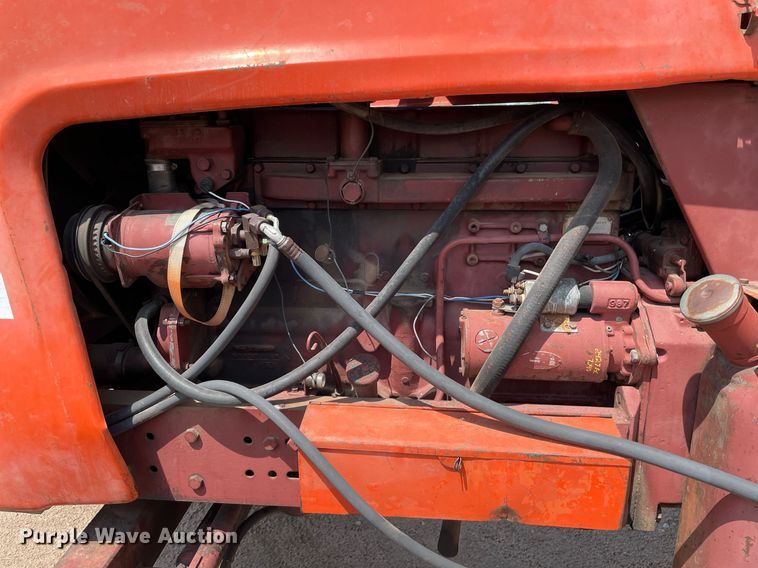 image for item MS9772 1974 Allis Chalmers 7030  tractor