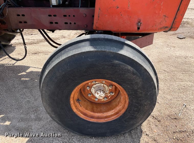 image for item MS9772 1974 Allis Chalmers 7030  tractor