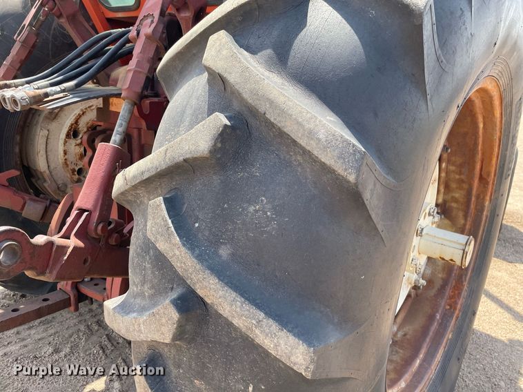 image for item MS9772 1974 Allis Chalmers 7030  tractor