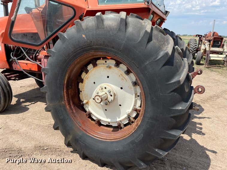 image for item MS9772 1974 Allis Chalmers 7030  tractor