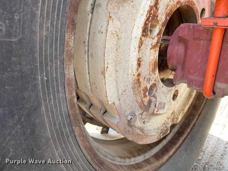 image for item MS9772 1974 Allis Chalmers 7030  tractor