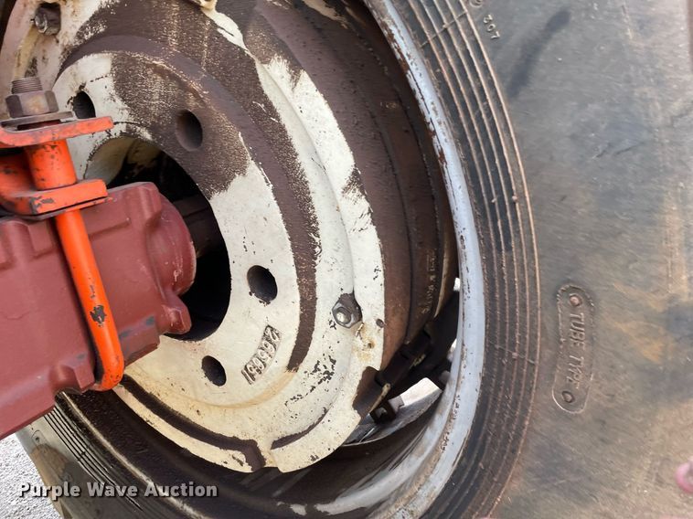 image for item MS9772 1974 Allis Chalmers 7030  tractor