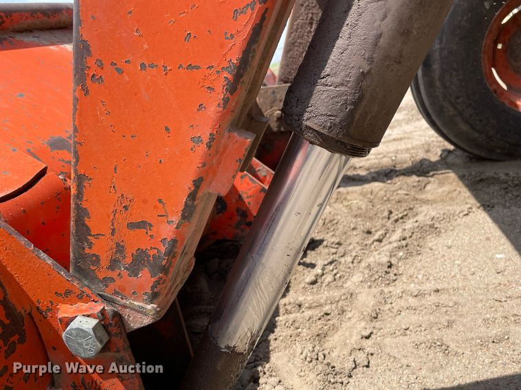 image for item MS9773 1970 International Farmall 826  tractor