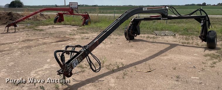 image for item MS9774 (2) swather / windrower frames