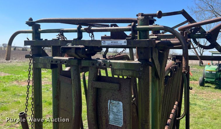 image for item MY9622 Powder River  livestock squeeze chute