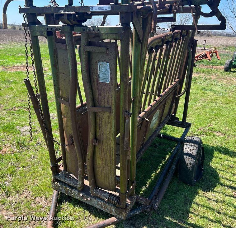 image for item MY9622 Powder River  livestock squeeze chute