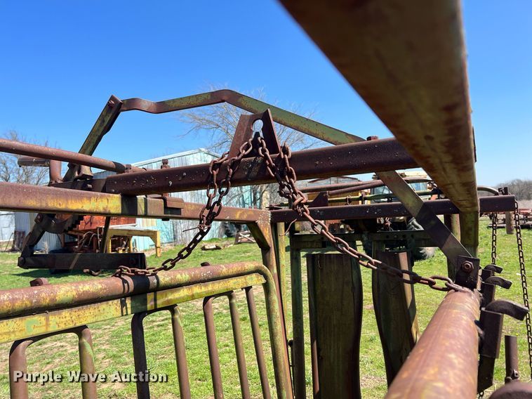 image for item MY9622 Powder River  livestock squeeze chute