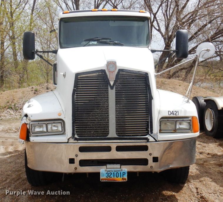 image for item AF9734 1999 Kenworth T600  semi truck