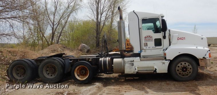 image for item AF9734 1999 Kenworth T600  semi truck