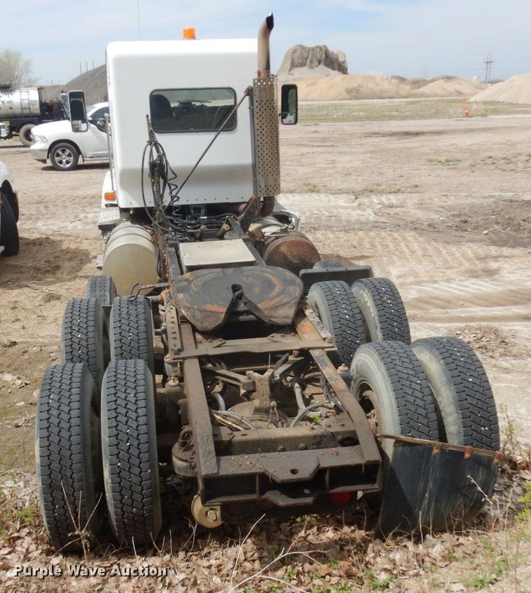 image for item AF9734 1999 Kenworth T600  semi truck