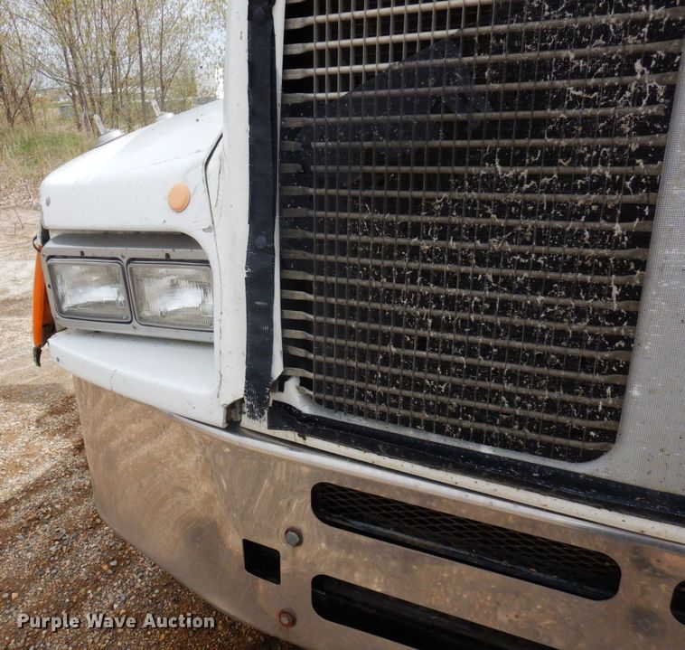 image for item AF9734 1999 Kenworth T600  semi truck