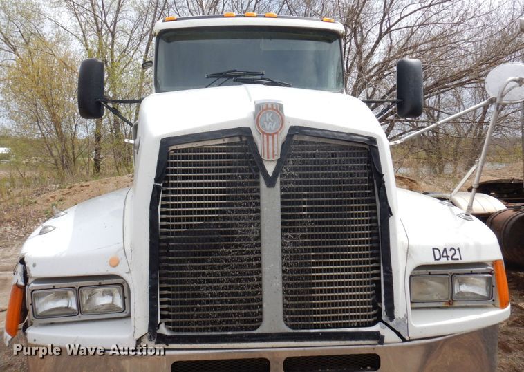 image for item AF9734 1999 Kenworth T600  semi truck