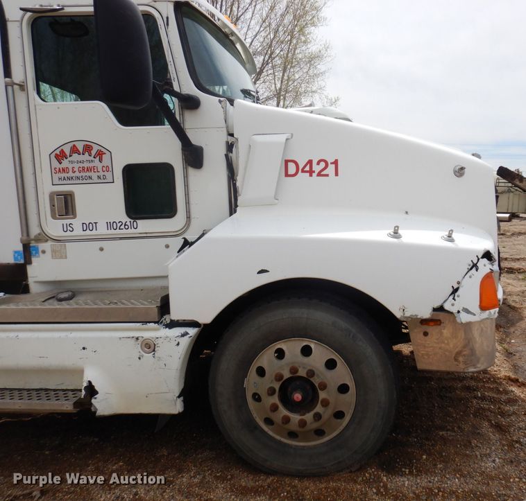 image for item AF9734 1999 Kenworth T600  semi truck