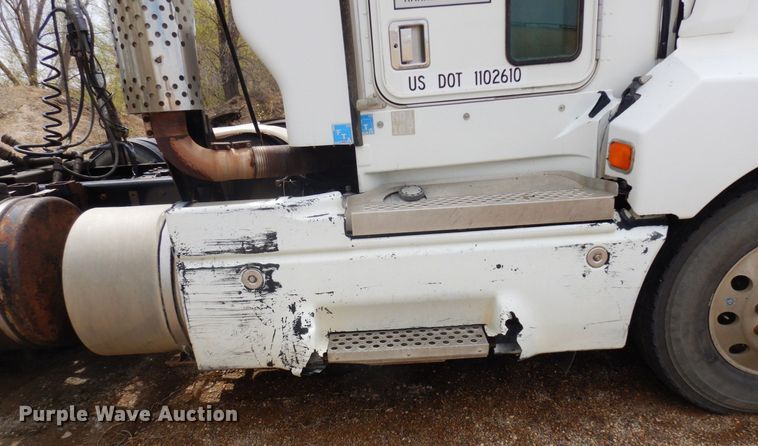 image for item AF9734 1999 Kenworth T600  semi truck