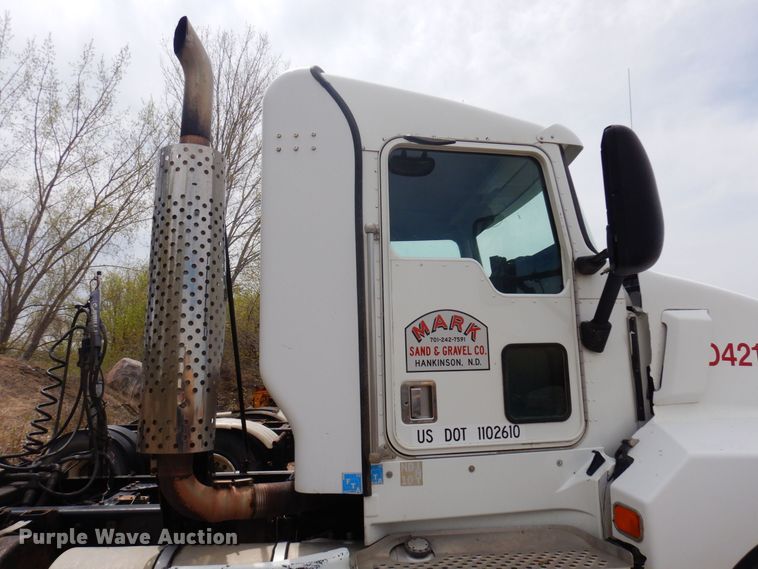 image for item AF9734 1999 Kenworth T600  semi truck