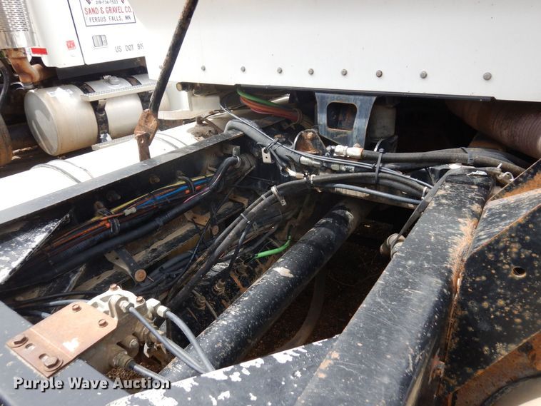 image for item AF9734 1999 Kenworth T600  semi truck