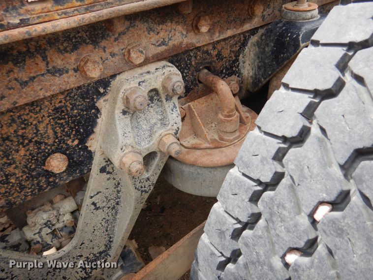 image for item AF9734 1999 Kenworth T600  semi truck