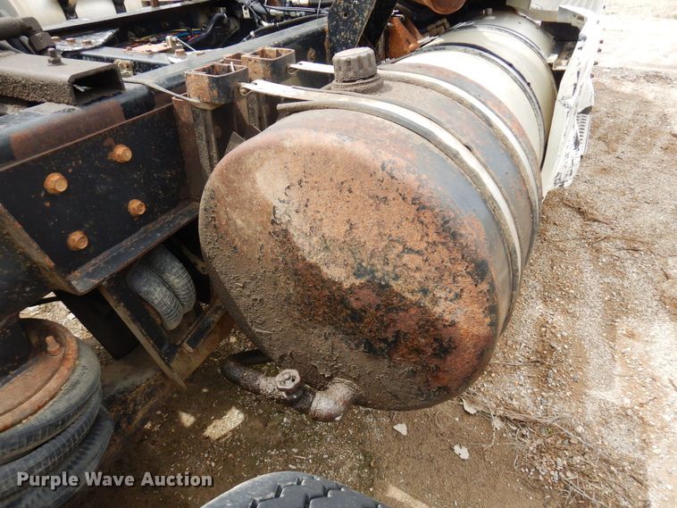 image for item AF9734 1999 Kenworth T600  semi truck