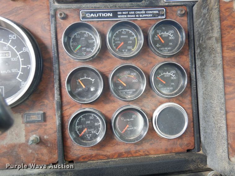 image for item AF9734 1999 Kenworth T600  semi truck