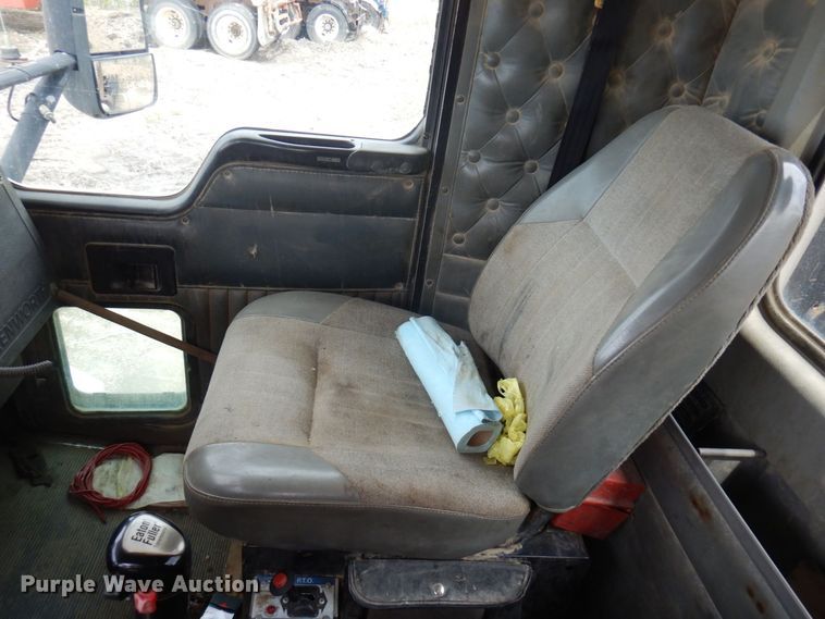 image for item AF9734 1999 Kenworth T600  semi truck